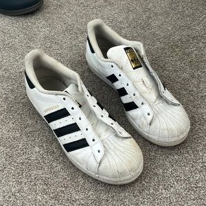 Adidas superstars